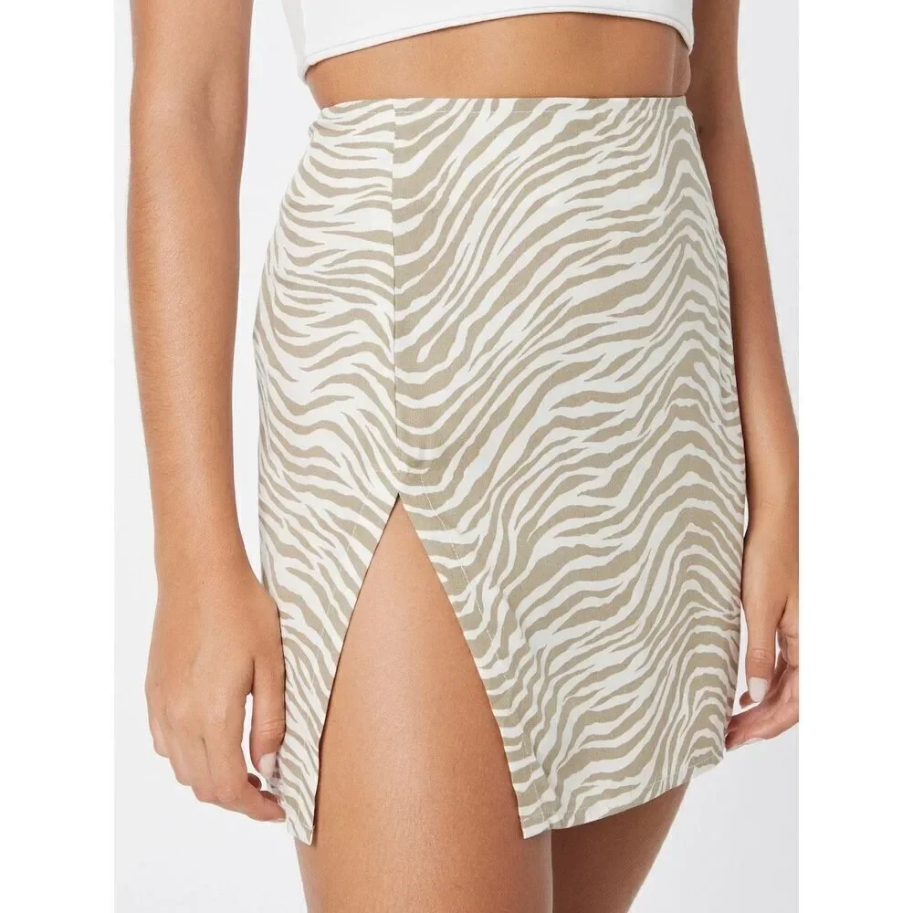 NWT Motel - Urban Outfitters- Mini Skirt 'Shenka' in Camel